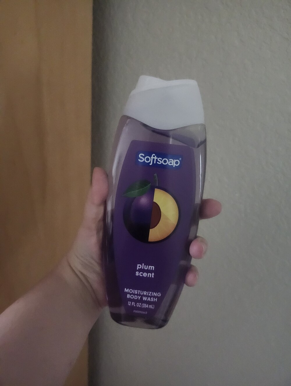 Softsoap Plum Scent Moisturizing Body Wash — Purple